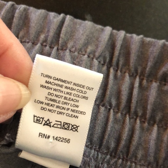 FIGS Technical Collection Graphite Gray Cargo Scrub Medical Pants Size Medium - Picture 11 of 12